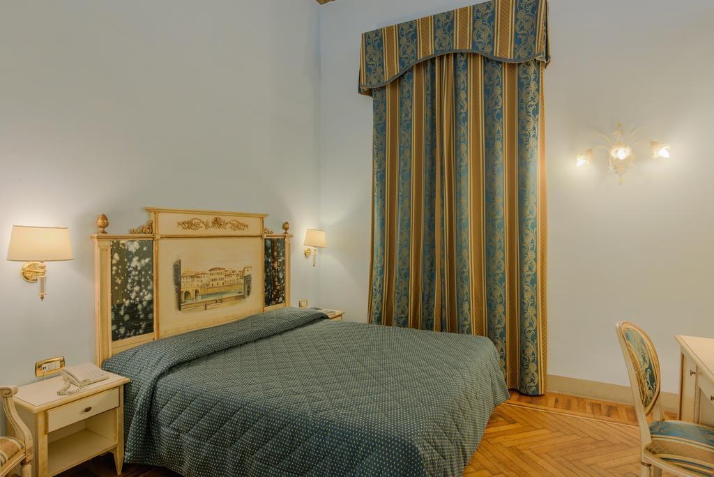 Hotel Donatello Florenz Exterior foto
